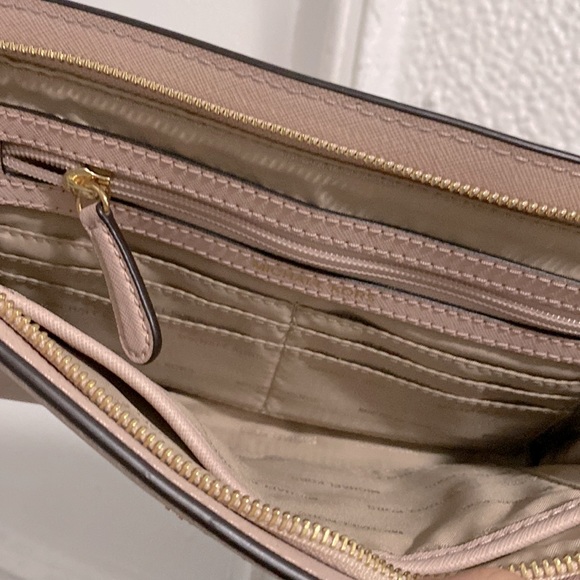 COPY - Michael Kors Pink Handbag - Picture 4 of 4